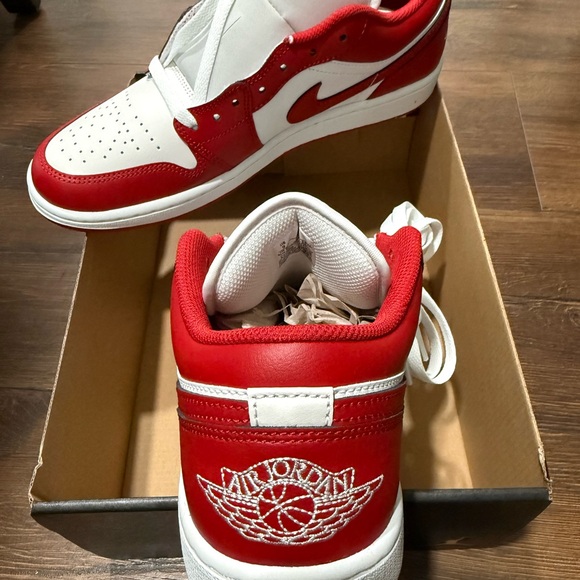 Jordan Shoes - Picture 6 of 8